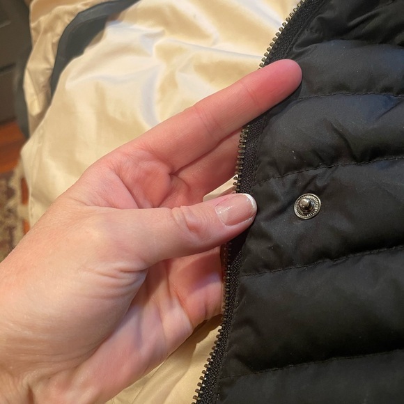 Small Talbots Women’s puffer vest - Picture 8 of 13